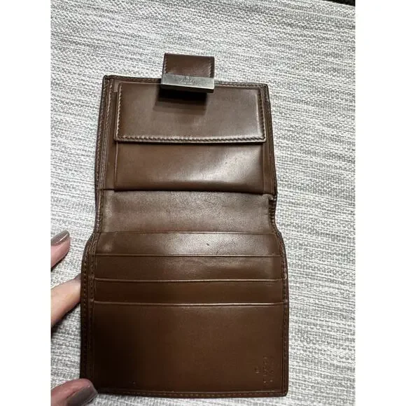 Pre-Love Gucci Bi-Fold Wallet in Classic Beige and Brown GG Canvas and Leather - Picture 2 of 9